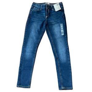 NWT SO Girls Mid Rise Skinny Stretch Jeans Size 12